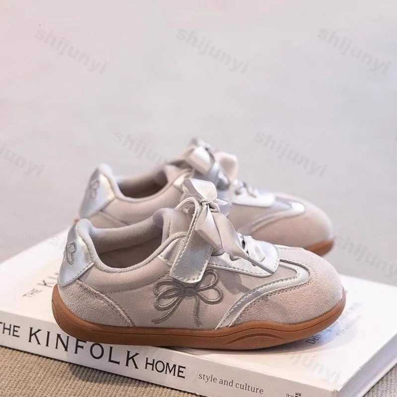 Children Casual Kids Board Four Seasons Fashion Antislippery Versatile Chic Sweet Bowtie Sneakers Training Shoes H260130