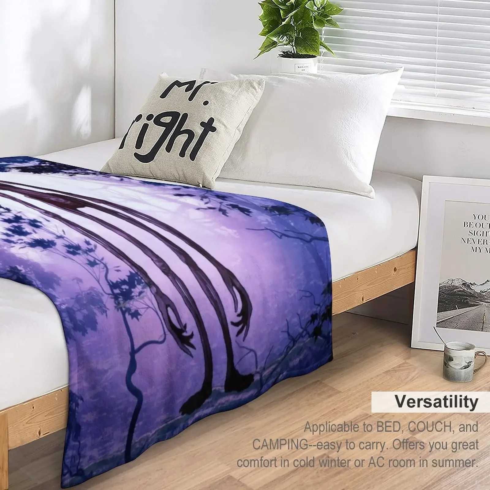 Siren head in purple horror background Throw Blanket fluffy blanket Blanket Sofa Flannel Fabric Thin Blanket C251011