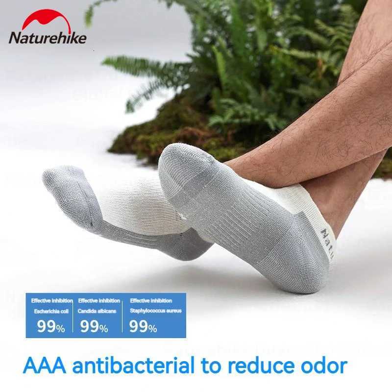Naturehike Outdoor Sports Socks Men Women for Hiking Trekking Cycling Running COOLMAX Fabric Damping Socks Ball Mid Calf ShortW251011