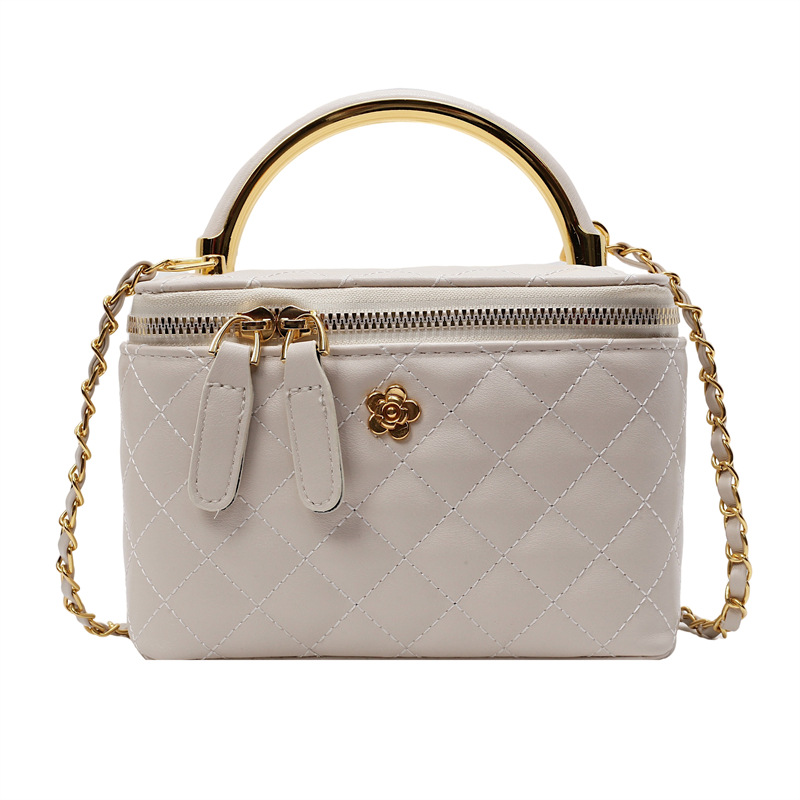 Free delivery designer shoulder bag Fashionable casual handbag practical for commuting in the workplace