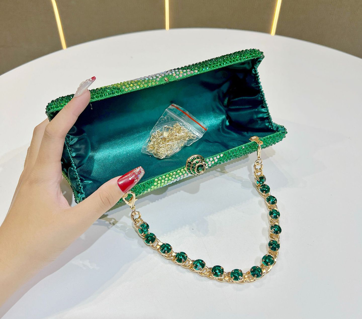 Evening Bag with Chain Luxurious Clutch Glittering Diamond Bag Baguette Tote Bag Crossbody Bag for Ladies Wedding Bag Purse for Party Luxury Handbag D