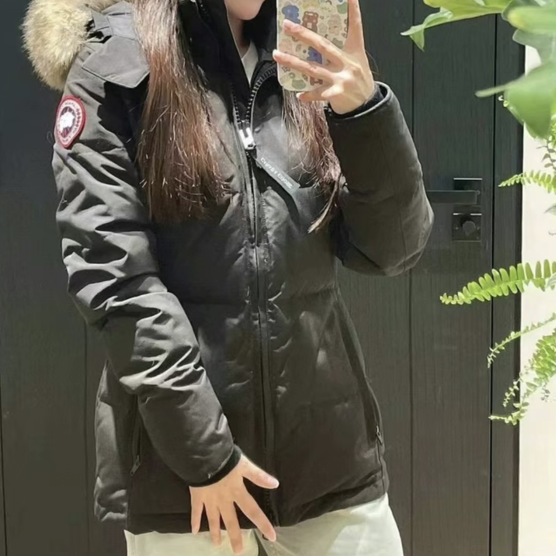 VIP Goose Brand women's parka Black label down jacket 3804 styles real fur collar 90 white duck down original fabric! Originally planned hardware