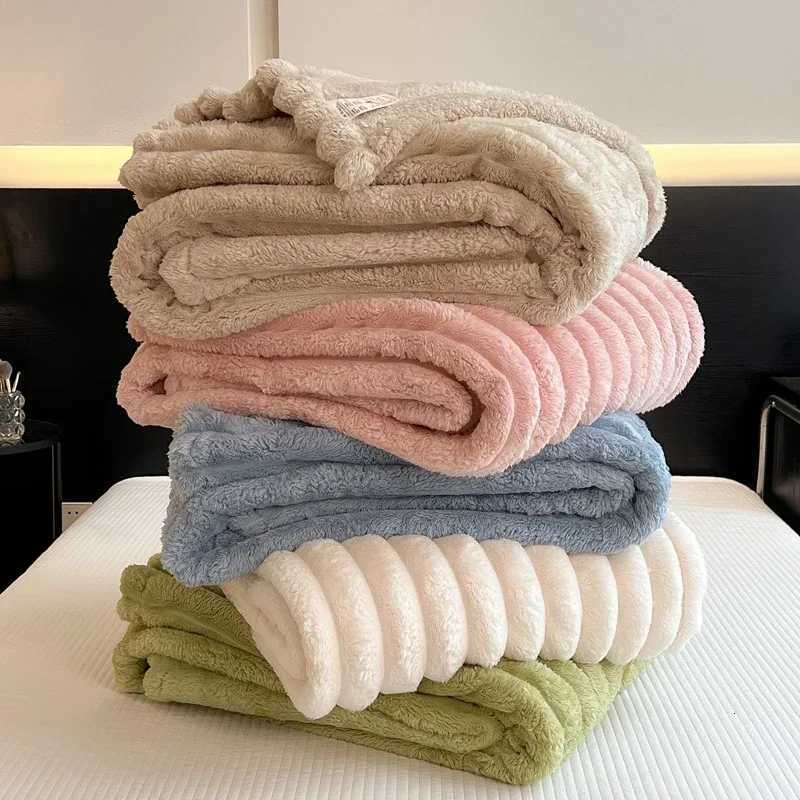 New Artificial Rabbit Plush Autumn Warm Blankets for Beds Soft Coral Fleece Sofa Throw Blanket Comfortable Thicken Bed Sheet C251011
