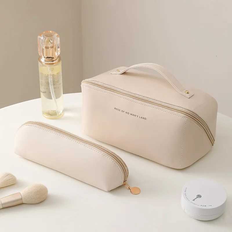 LargeCapacity Travel Cosmetic Bag Portable PU Makeup Pouch Wen Waterproof Bathro Wbag Mtifunctial Toiletry Kit D251011