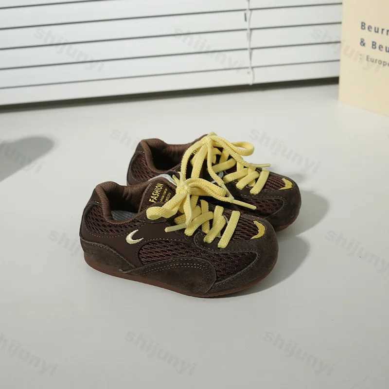Baby Sports 2025 Autumn Childrens Soft Bott Anti Slip Retro Sneakers Toddler Breathable Cfortable Kids Casual Shoes Y251011 XJ260303