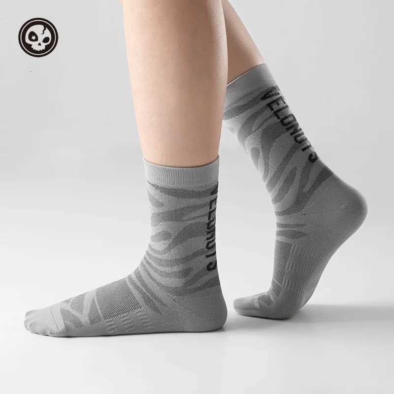 Velonuts Cycling Socks Outdoor WearResistant Unisex MTB Bike Breathable Sports Socks Comfortable Quick Dry Professional SocksW251011
