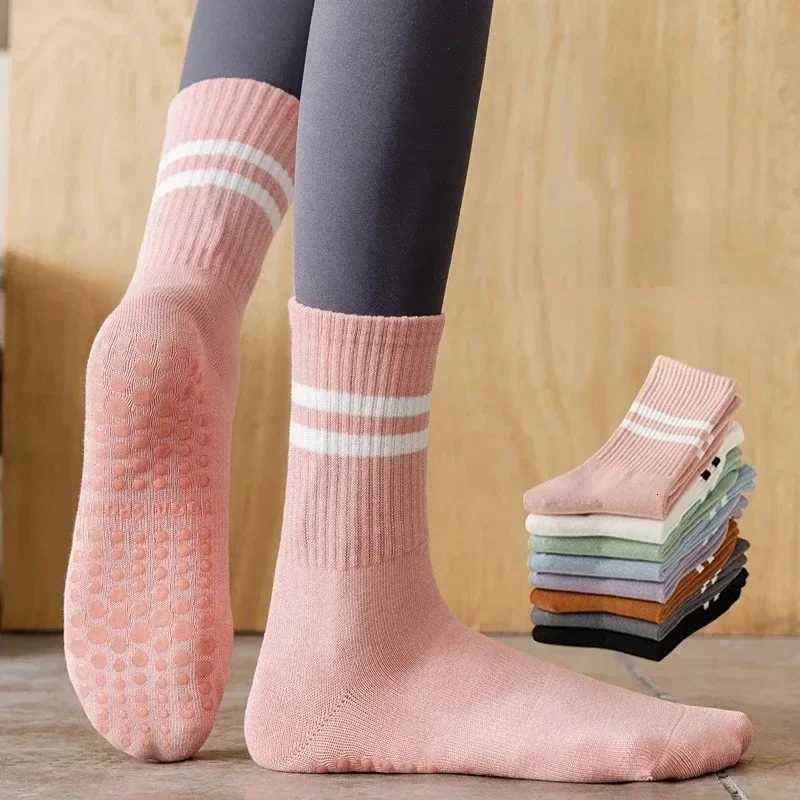 2 Pairs Antislip Yoga Pilates Socks Nonslip Sports Grip Socks High Mid Tube Crew Socks StripedW251011