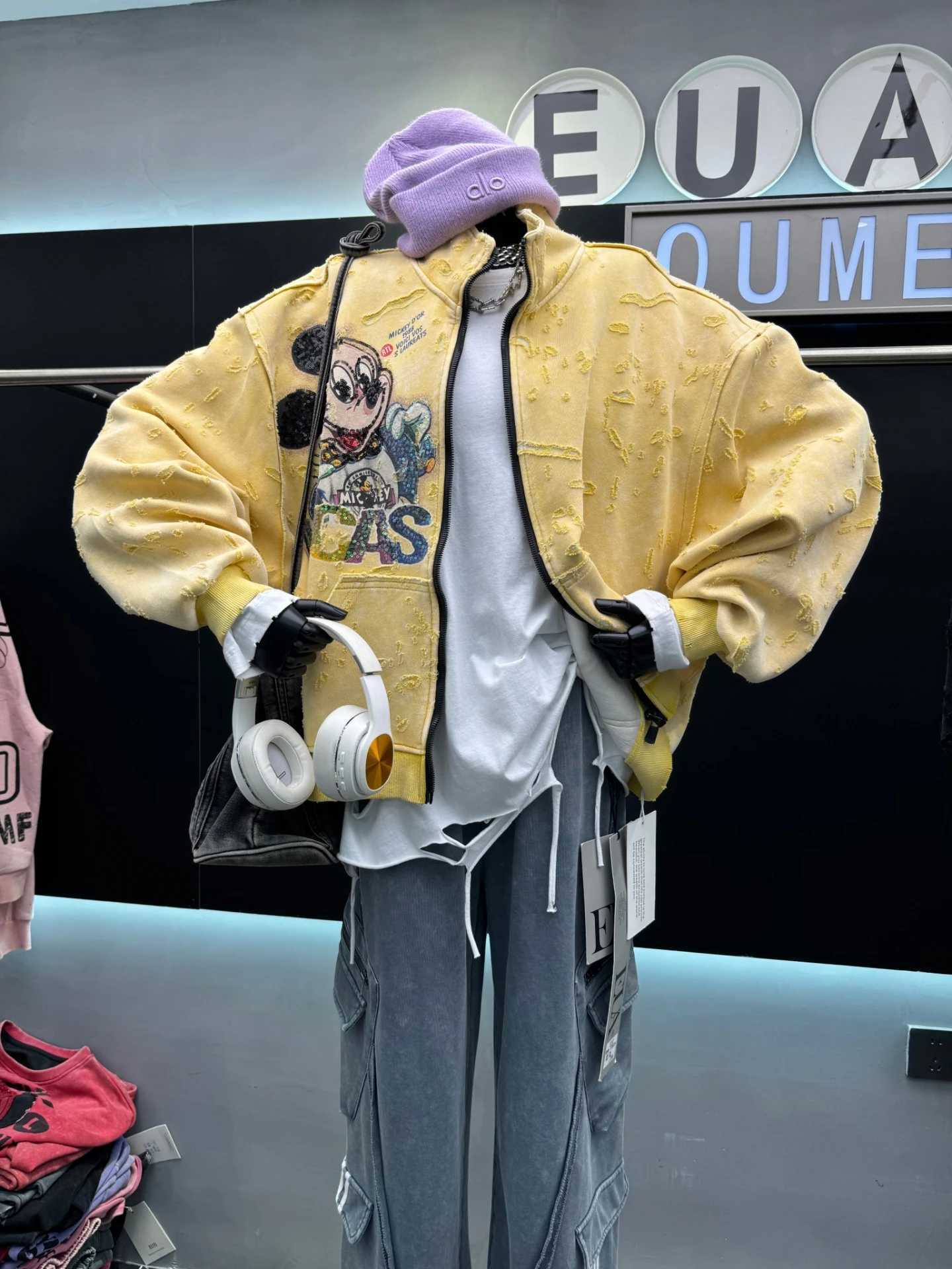 European Style Cartoon Zipper Jacket 2025 Autumn New Heavyduty Ripped Sequin Cartoon Sweatshirt Casual Loose Coat Sweatshirt L251010EGUZ