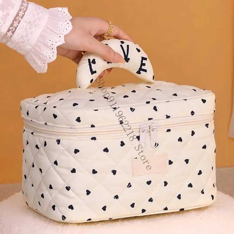 Large Capacity Cosmetic Bag Travel Toiletry Case Quilted Makeup Bag for Wan 066F D251011