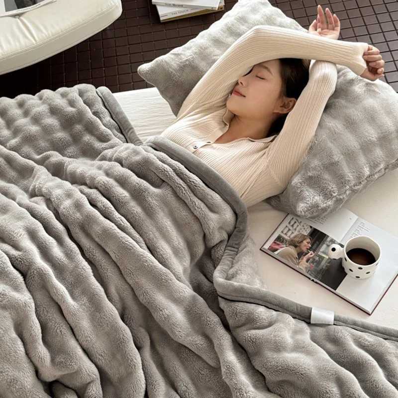 Warm Winter Blanket Milk Velvet Fleece Flannel Soft Thick Plush Blankets for Bed Sofa Single Double Couple Size Fluffy Bedspread C251011