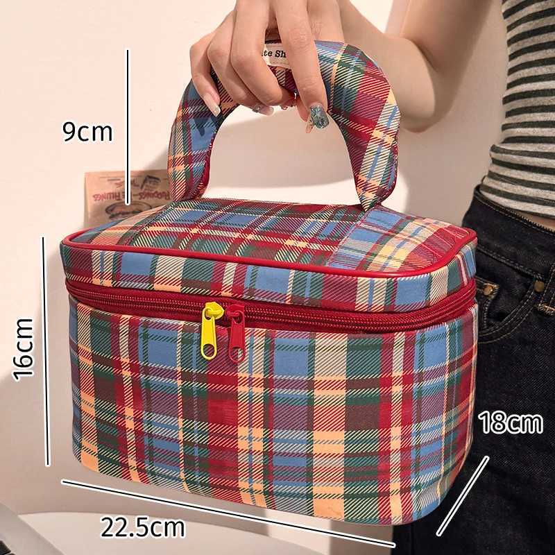 New Plaid Makeup Bag Small Fresh W Bag Mtifunctial Storage Bag Lightweight Fiable Canvas Bag 2025 Wens Handbag D251011
