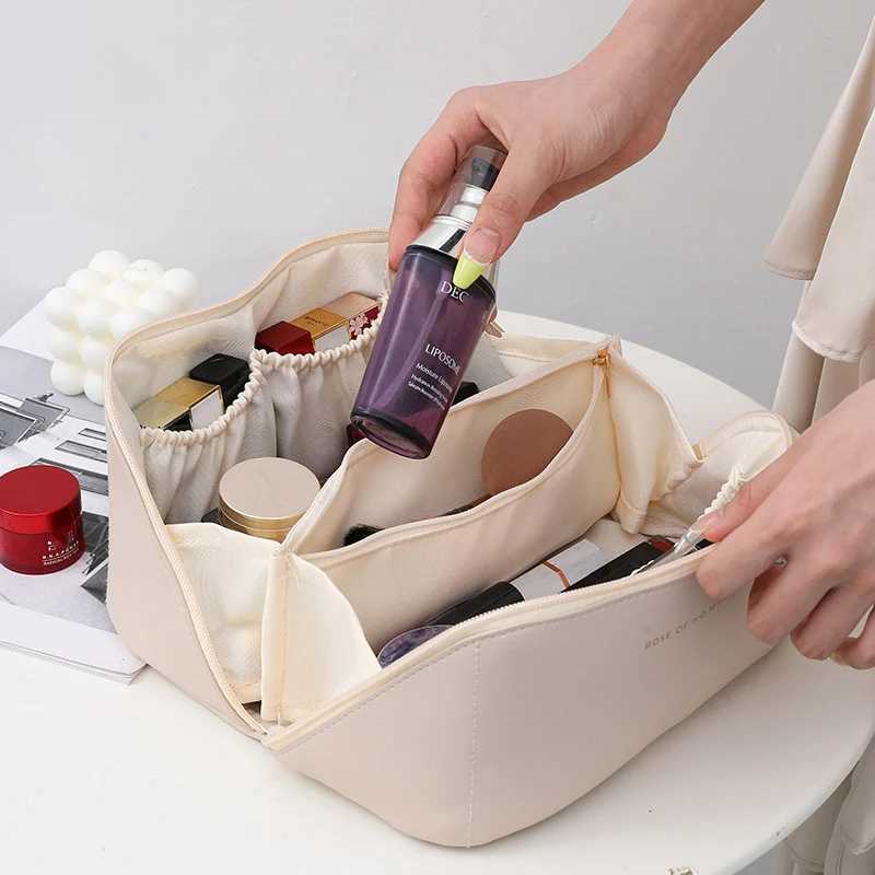 LargeCapacity Travel Cosmetic Bag Portable PU Makeup Pouch Wen Waterproof Bathro Wbag Mtifunctial Toiletry Kit D251011