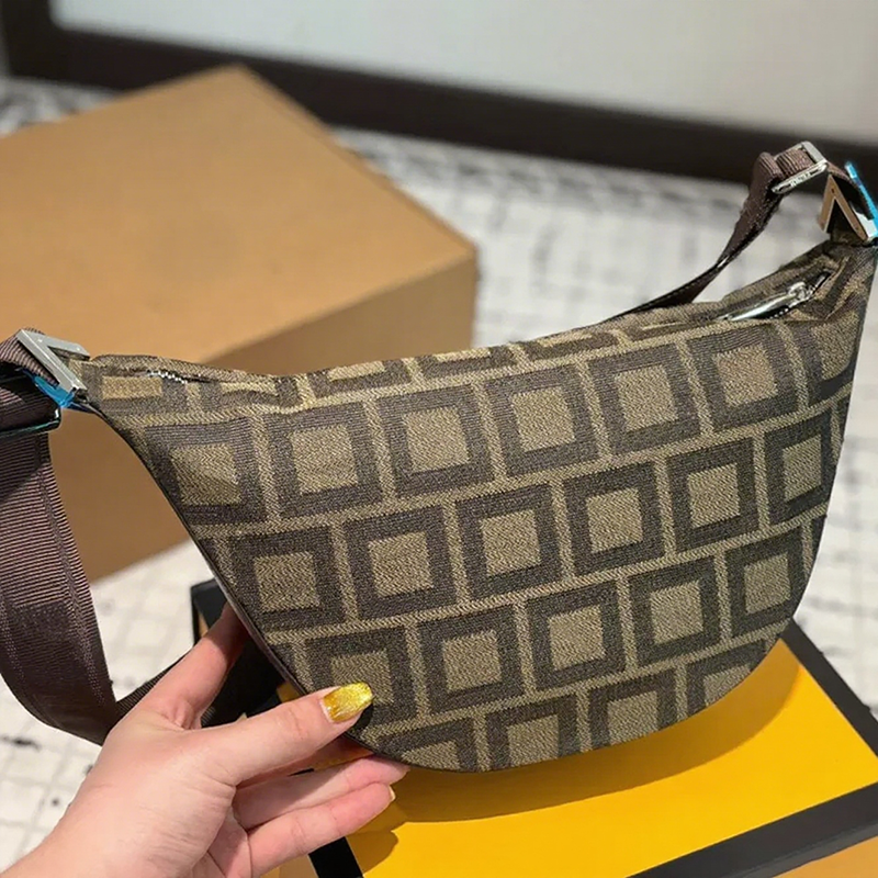 Designer Crossbody Bags for Women Zipper Canvas Bag Full Letters Mens Bumbag Luxury Shoulder Bags Fashion Half Moon Handbags Fanny Pack Purse Wallet 2 Colors