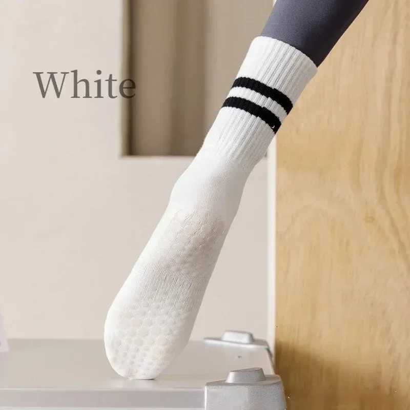 2 Pairs Antislip Yoga Pilates Socks Nonslip Sports Grip Socks High Mid Tube Crew Socks StripedW251011