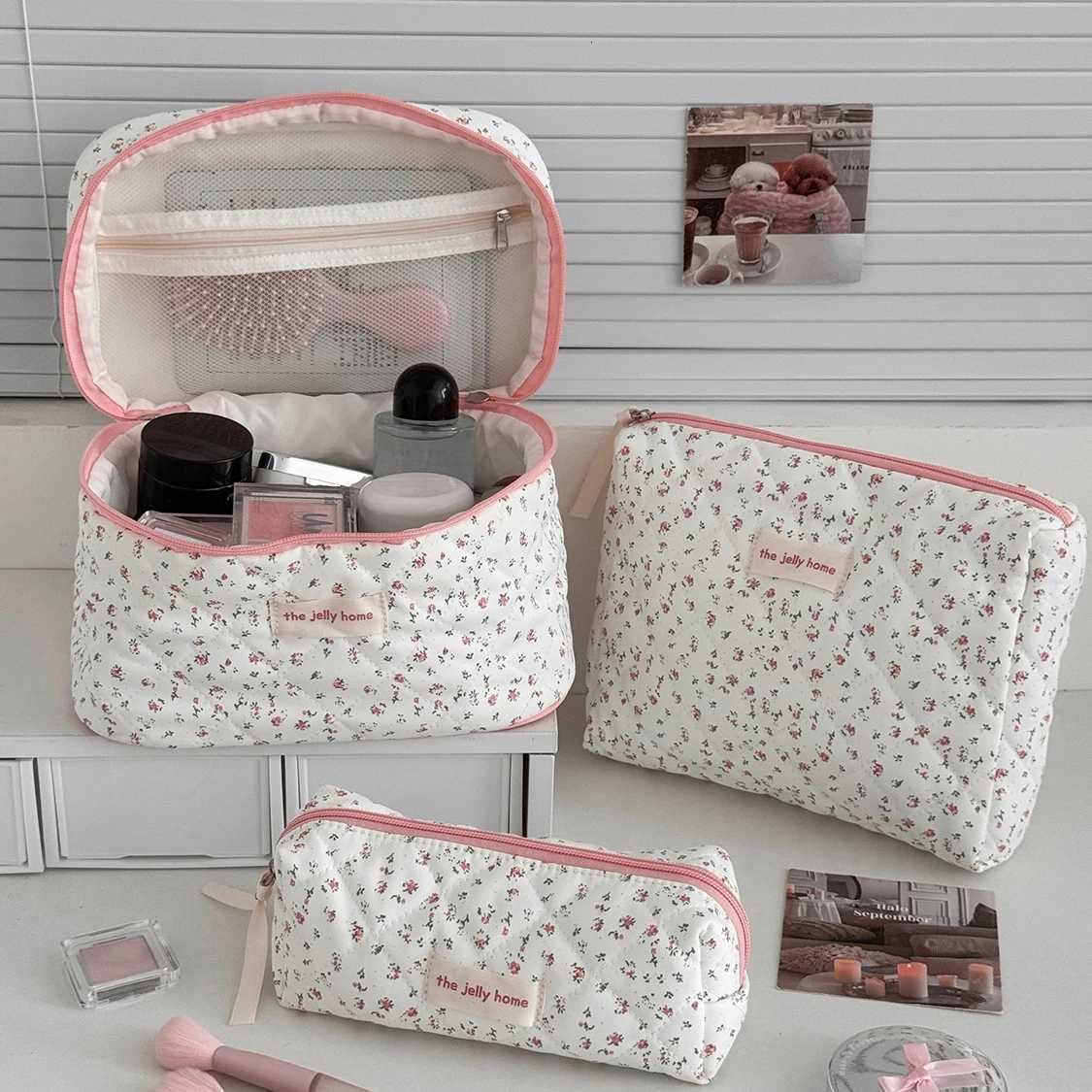New Floral Wen Fi Cosmetic Bag Large Capacity Makeup Toiletry Storage Pouch Ladies Elegant Quilting Make Up Bag D251011