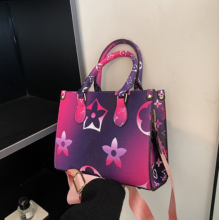 hot Free delivery designer shoulder bag Comfortable casual handbag with personality suitable for daily wear