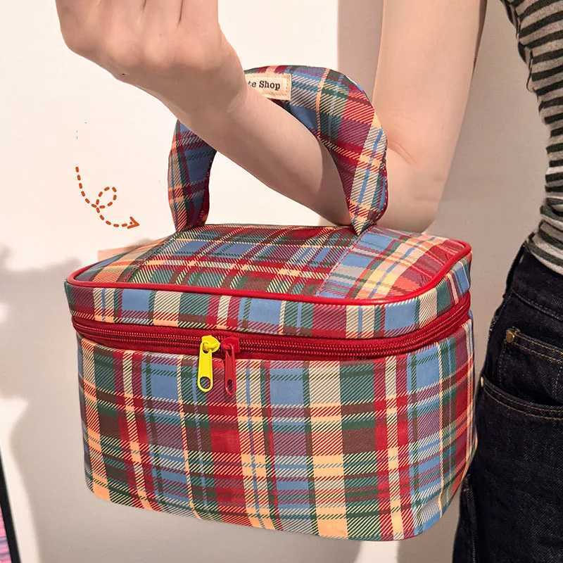New Plaid Makeup Bag Small Fresh W Bag Mtifunctial Storage Bag Lightweight Fiable Canvas Bag 2025 Wens Handbag D251011