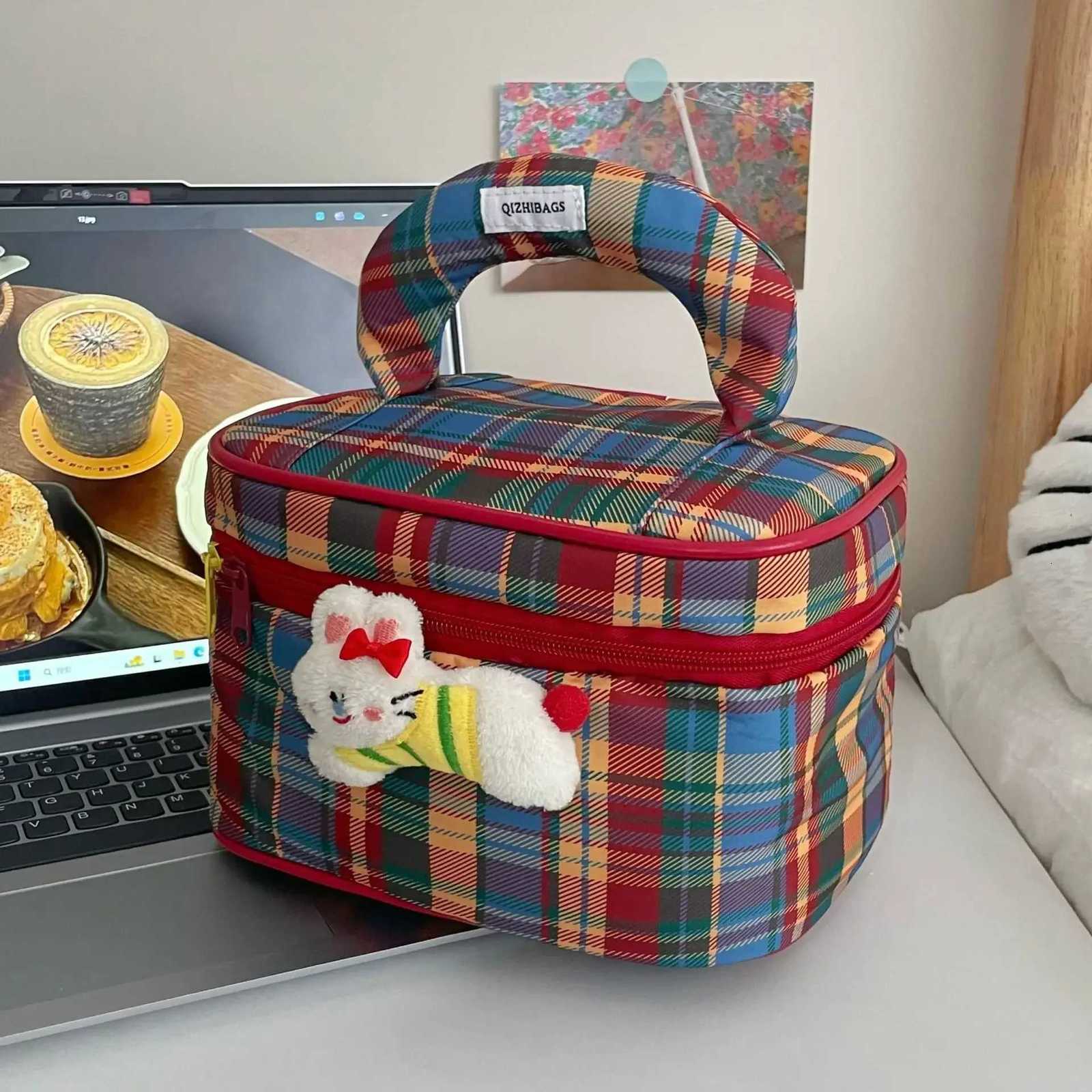 Cute Plaid Large Capacity Portable Travel Makeup Bag Wens Handheld Oxford Cloth Storage Pouch for And Lipsticks D251011