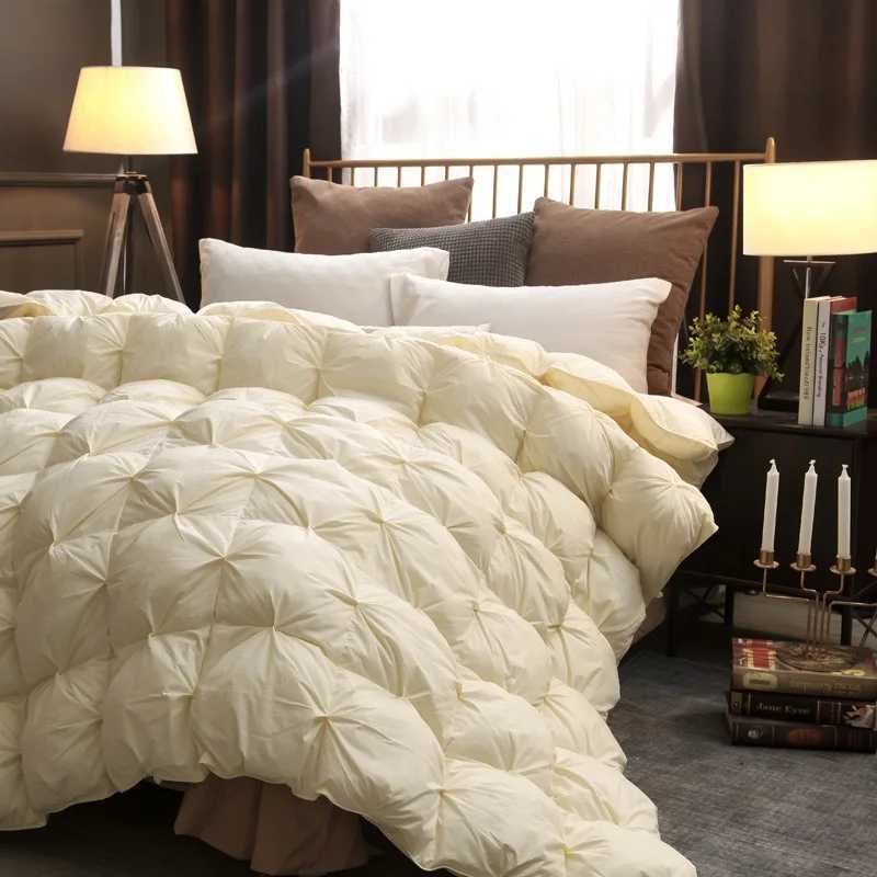 100 White GooseDuck Down Quilt High quty Fivestar Hotel Twist Flower Duvets Comforters 100 Cotton Cover Luxury Blanket C251011