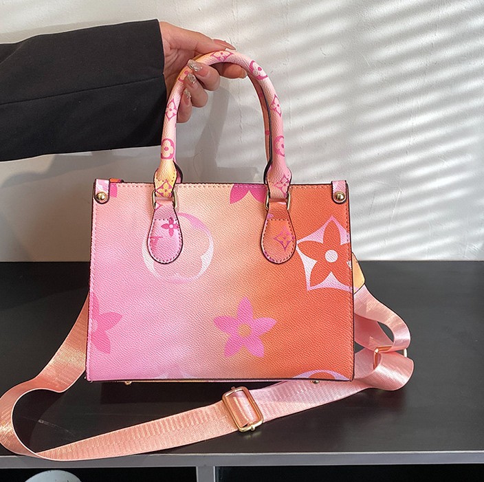 hot Free delivery designer shoulder bag Comfortable casual handbag with personality suitable for daily wear