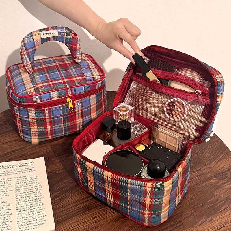 New Plaid Makeup Bag Small Fresh W Bag Mtifunctial Storage Bag Lightweight Fiable Canvas Bag 2025 Wens Handbag D251011