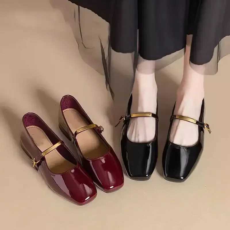 Red Genuine Soft Leather Mary Janes Womens Shoes Spring New Style Retro Hepburn Style SlipOn French Style Patent LeatherXJ251011