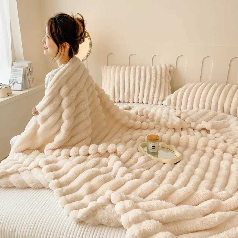 Luxurious Super Soft Faux Rabbit Fur Blanket Warm Cozy Throw for Couch Bed Travel Versatile AllSeason Gift C251011