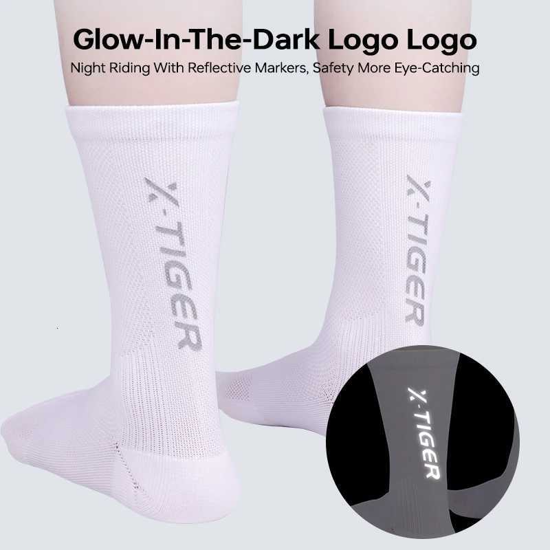 XTIGER Cycling Socks Men MTB Sports Bicycle Socks Antislip Wearresistant Sweatabsorbent Breathable Running Basketball SoccerW251011