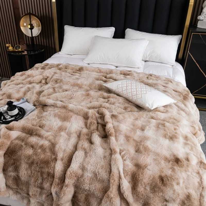 2025 Tuscan Rabbit Fur DoubleLayer Blanket HighEnd Velvet Gradient Warm Luxurious Sofa Blanket for Cozy Comfort C251011