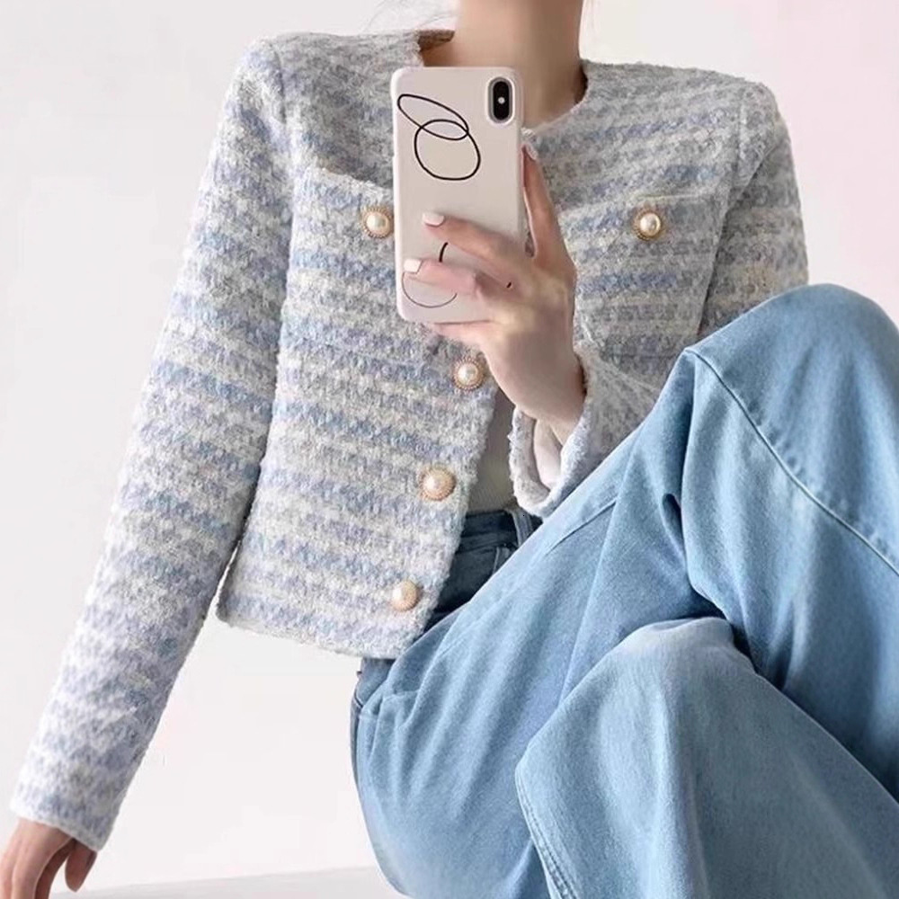 2025 Autumn/Winter design New Women's Short Top Designer Jacket Winter Luxury French Slimming Round Neck Multi functional Social Style Pearl Butt