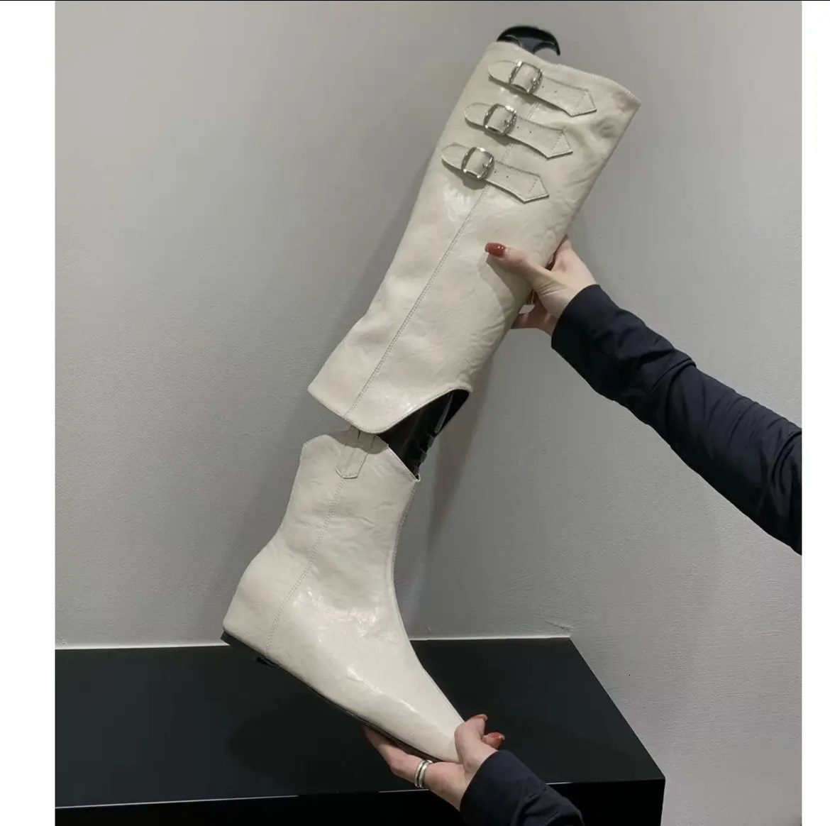 Interior height increased pointed Western cowboy boots for autumn and winter, retro luxury and sexy women's mid length boots, designer shoes