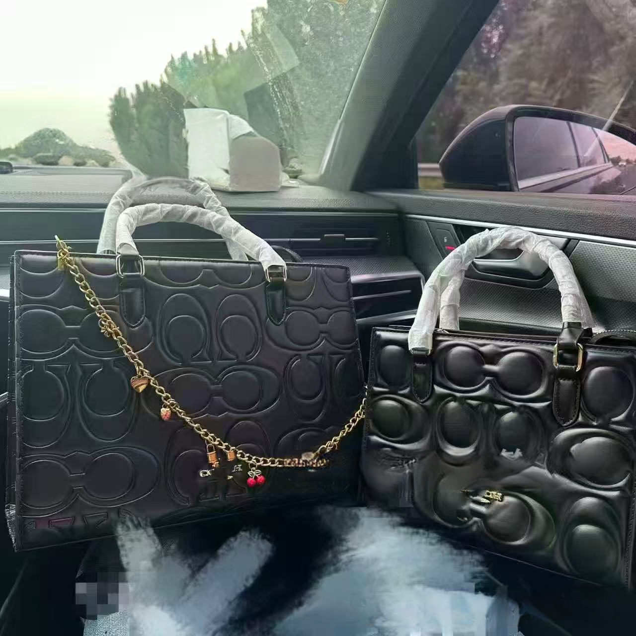 Autumn and winter new personalized design embossed European and American fashion large capacity designer handbag PU women's crossbody bag luxury bag