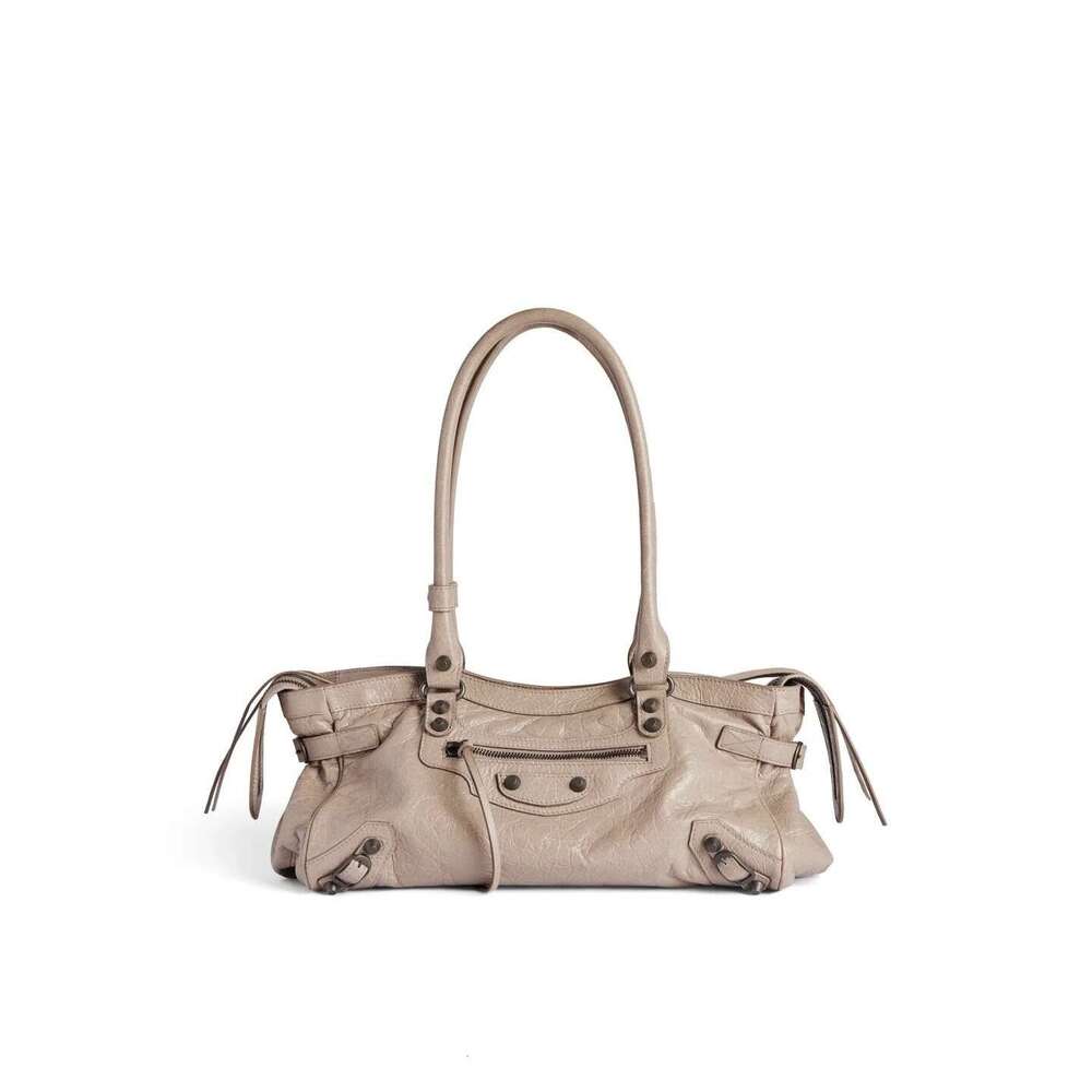 Designer Bag Tote Bag Shoulder Bag Autumn Winter New Single Shoulder Rivet Motorcycle Hot Girl Commuter Underarm Bag Large Capacity