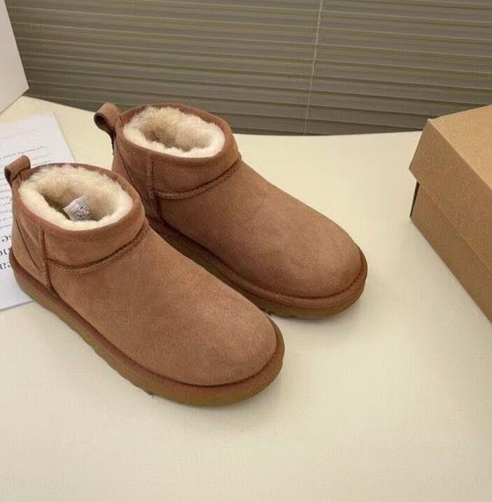 Hot Women Ultra Mini snow boots Soft comfortable Sheepskin keep warm boots with card dustbag Beautiful gifts