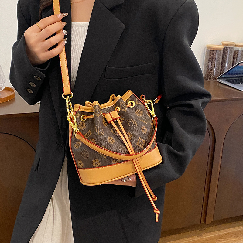 new Free shipping designer bags for womens Shoulder Bucket bag fashionable shoulder bag diagonal cross bag women bag