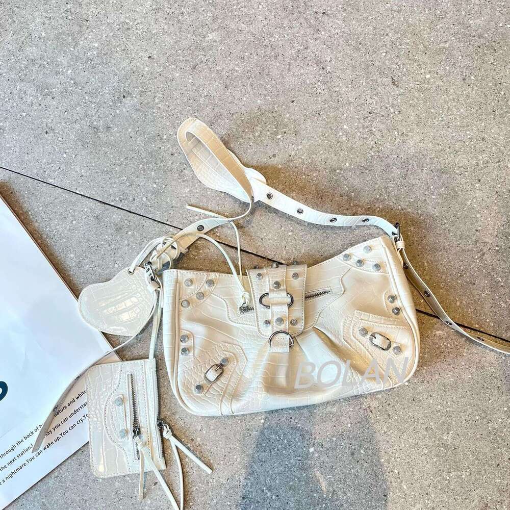 Designer Bag Tote Bag Shoulder Bag Crocodile Pattern Large Capacity Commuter Tote Bag With Rivets Single Shoulder Underarm Crossbody