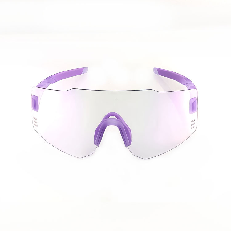 New style cycling goggles, comfortable to wear, fashionable and beautiful. The best accessory for challenging the limits Modern Design Protective Eyew