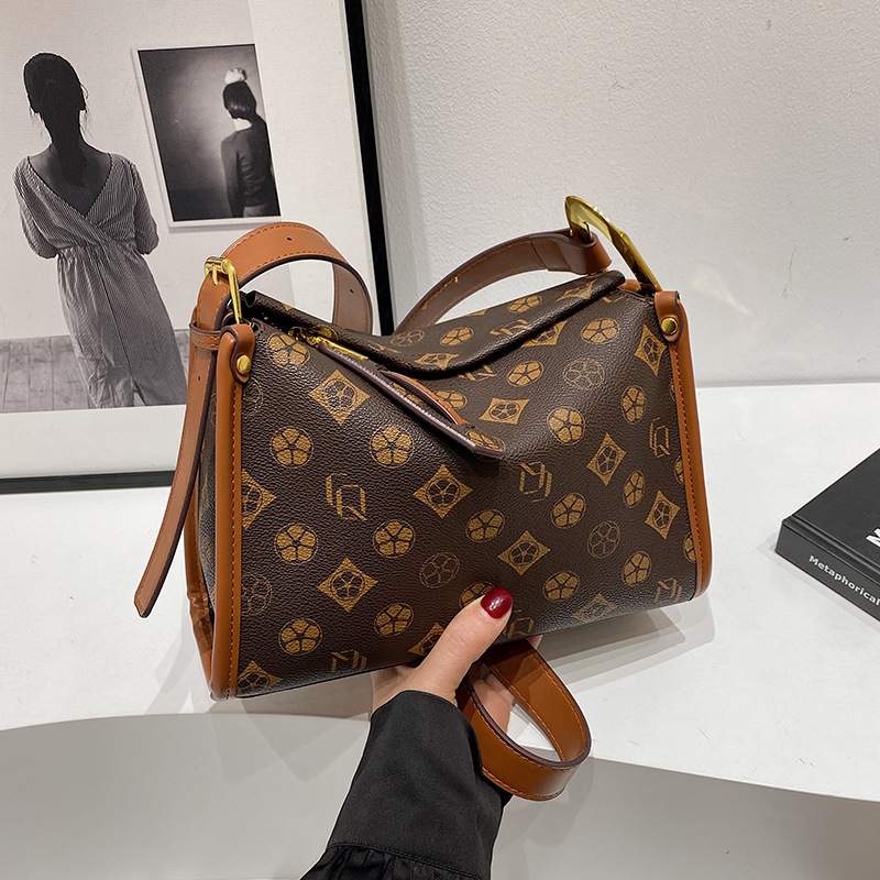 hot Free shipping designer bags for womens Shoulder Women Light Luxury Commuter Printed Diagonal Cross Small Square Bag