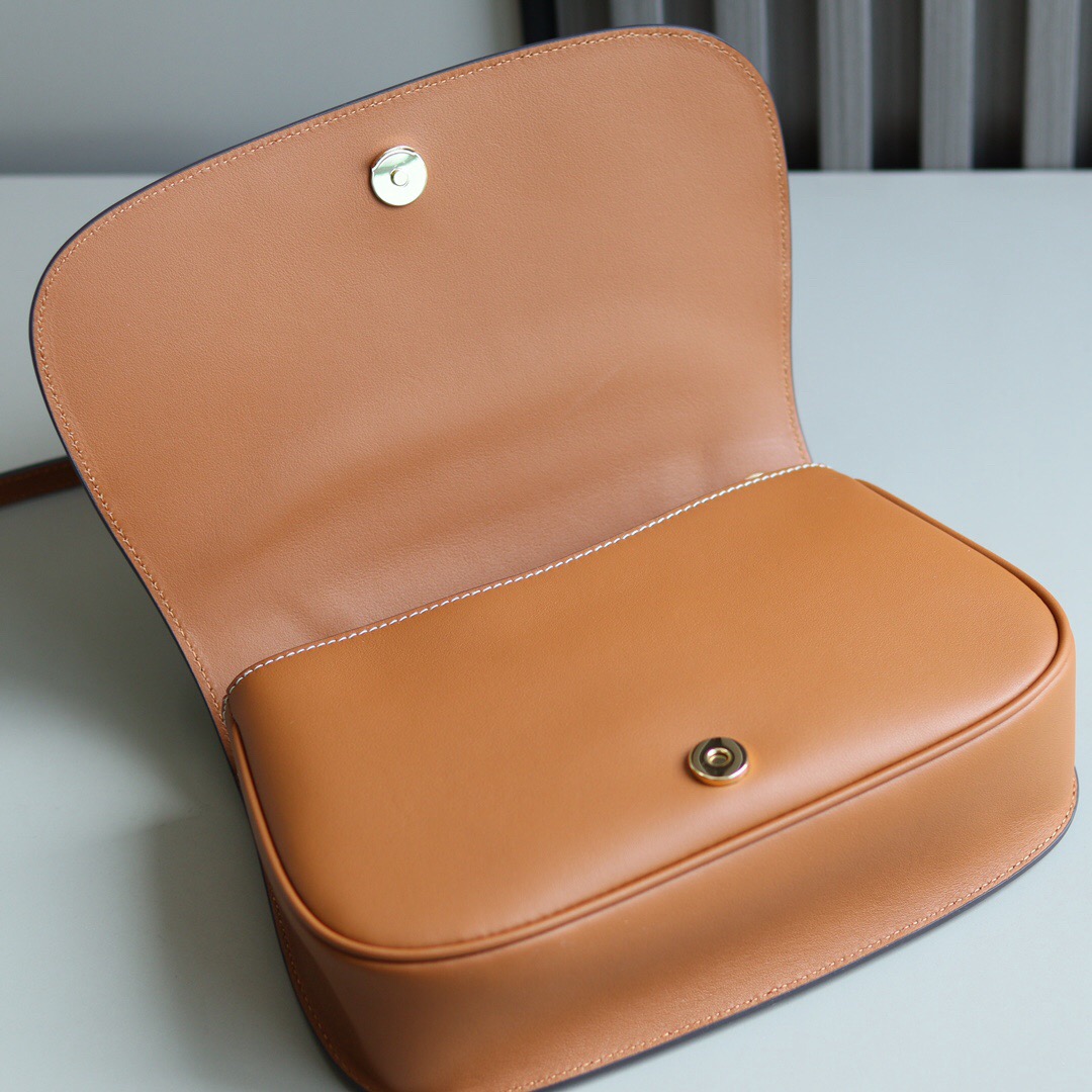 Designer 25SS bag Luxury Camera bag Crossbody bag High Quality C Leather Wallet Women Classic Black Shoulder bag Tassel Charm Double Letter Metal Decoration