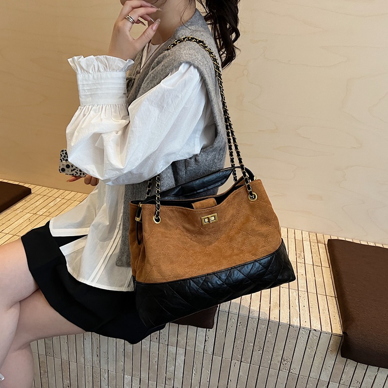 new Free delivery designer shoulder bag Comfortable and fashionable handbag casual daily commuting elegant