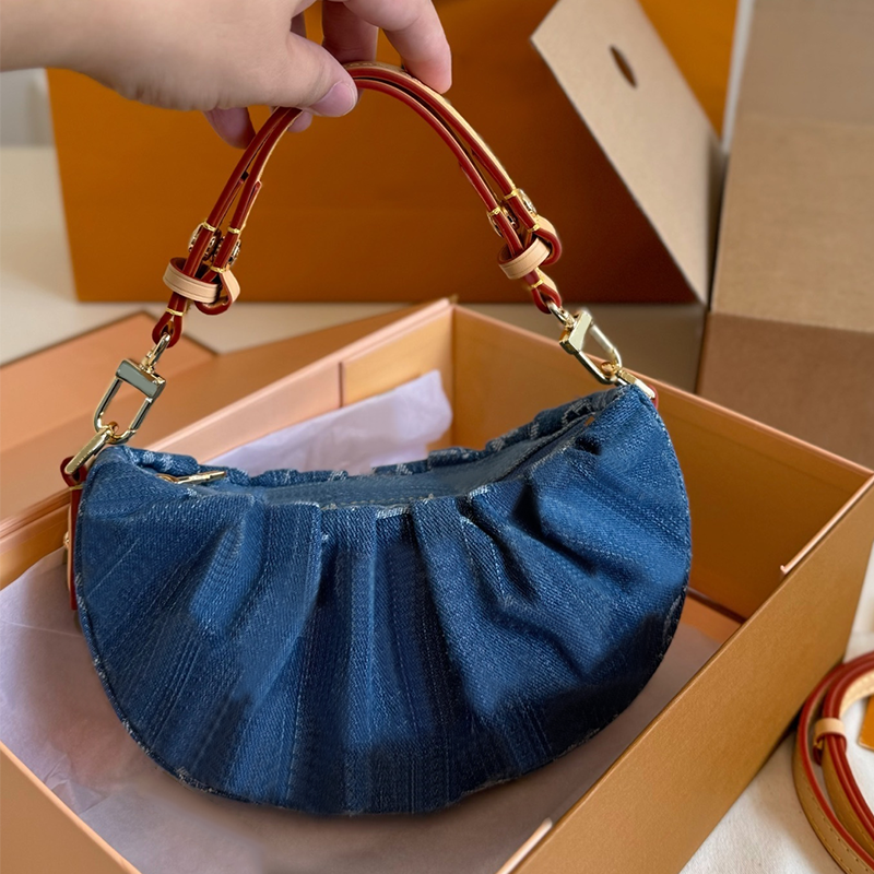 Retro denim gold coin bag, fashionable commuting bag, classic monogram bag, luxury designer bag, women's single-shoulder bag, high-end handbag, practical crossbody bag