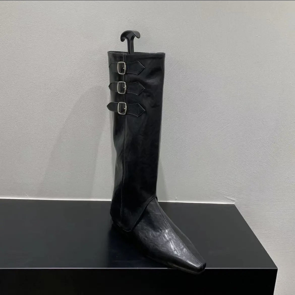 Interior height increased pointed Western cowboy boots for autumn and winter, retro luxury and sexy women's mid length boots, designer shoes