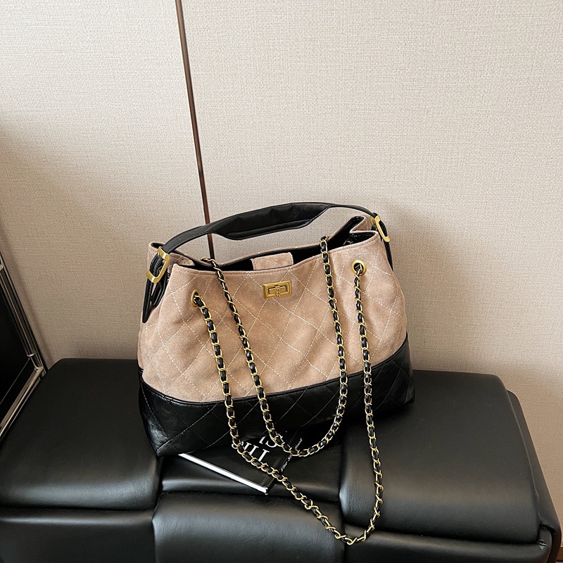 new Free delivery designer shoulder bag Comfortable and fashionable handbag casual daily commuting elegant