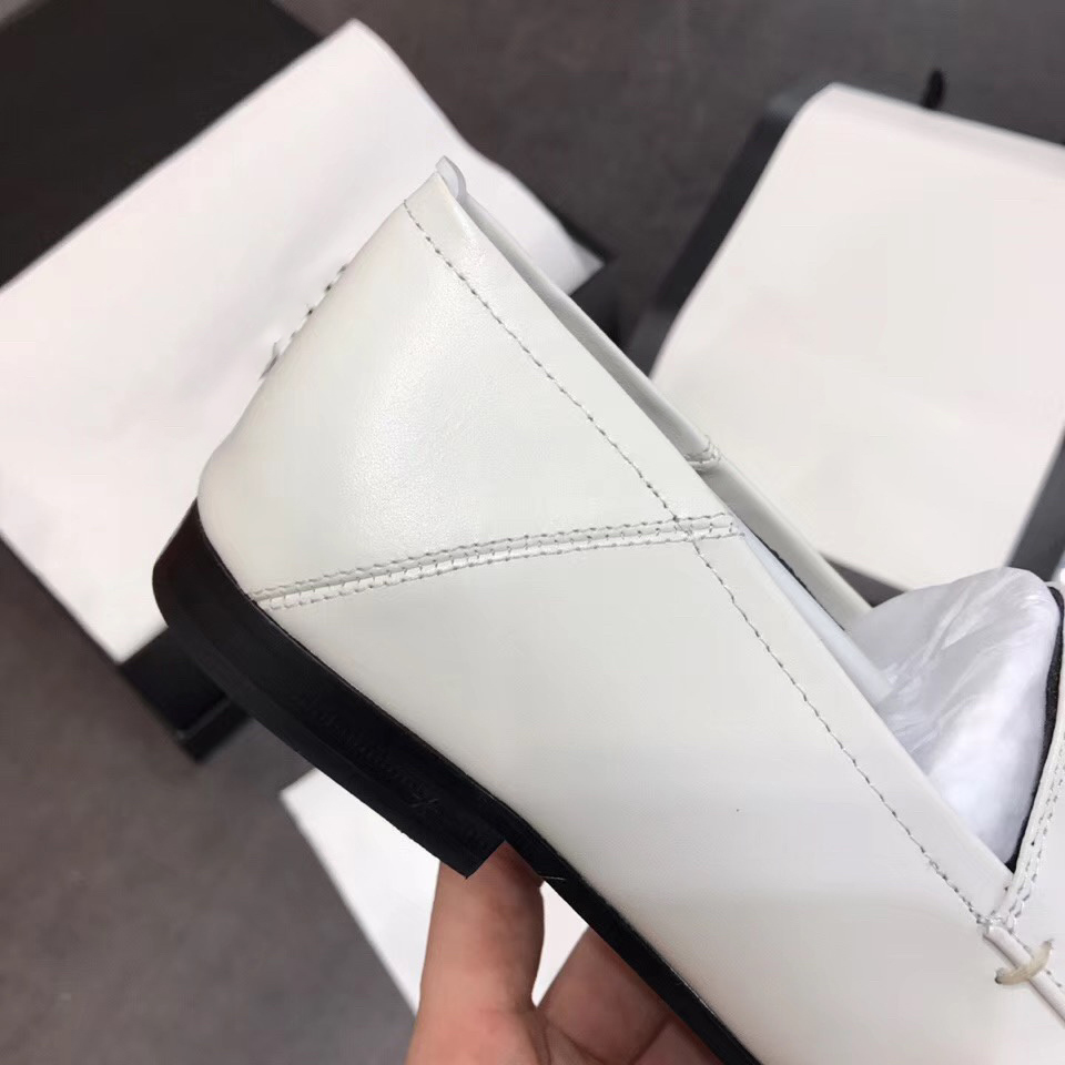 Ergonomic Design for City Explorers High-Quality Meshed Casual Sneakers