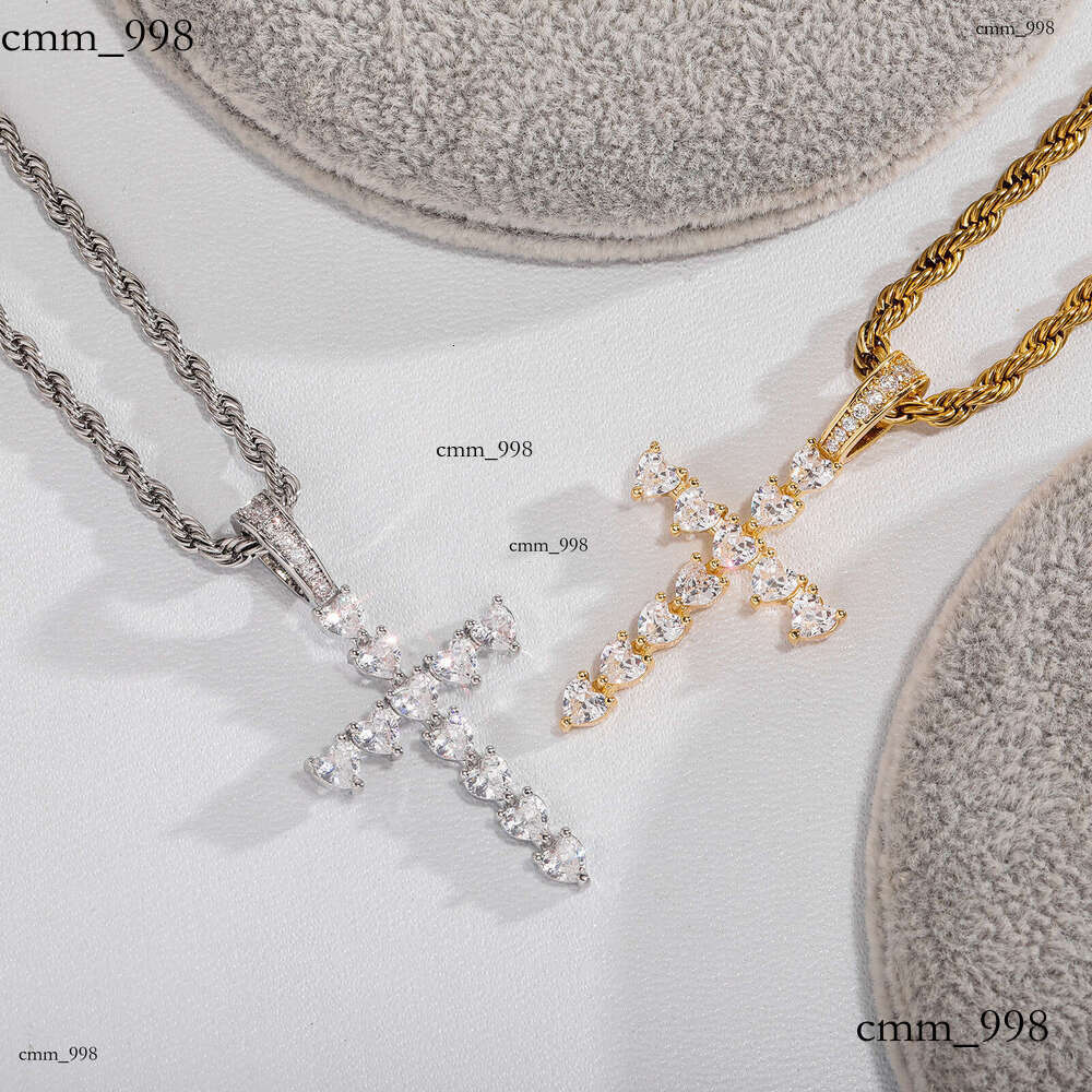 Heart Cross Pendant Simple Fashion Necklace for Men and Women Live Versatile Clavicle Chain