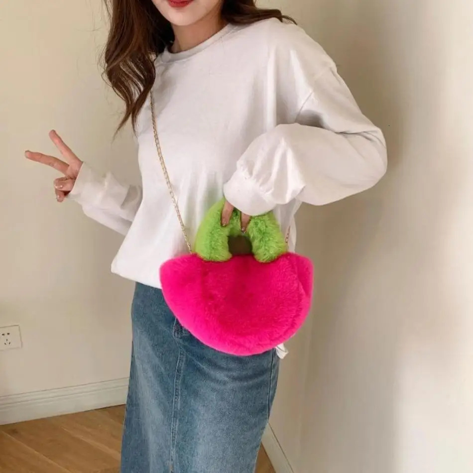 1 Pcs Womens Bag Autumn And Winter Fashionable Hairy Chain Handbag Shoulder Cross Bag Ladies Versatile Handbag 251104