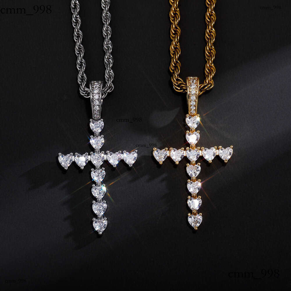 Heart Cross Pendant Simple Fashion Necklace for Men and Women Live Versatile Clavicle Chain