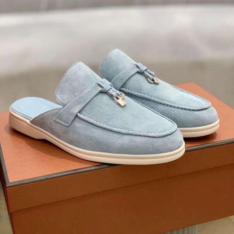 New Lightweight Closed-Toe Slippers Casual Single for Men Women Flat Large Size Shoes Black and Off-White