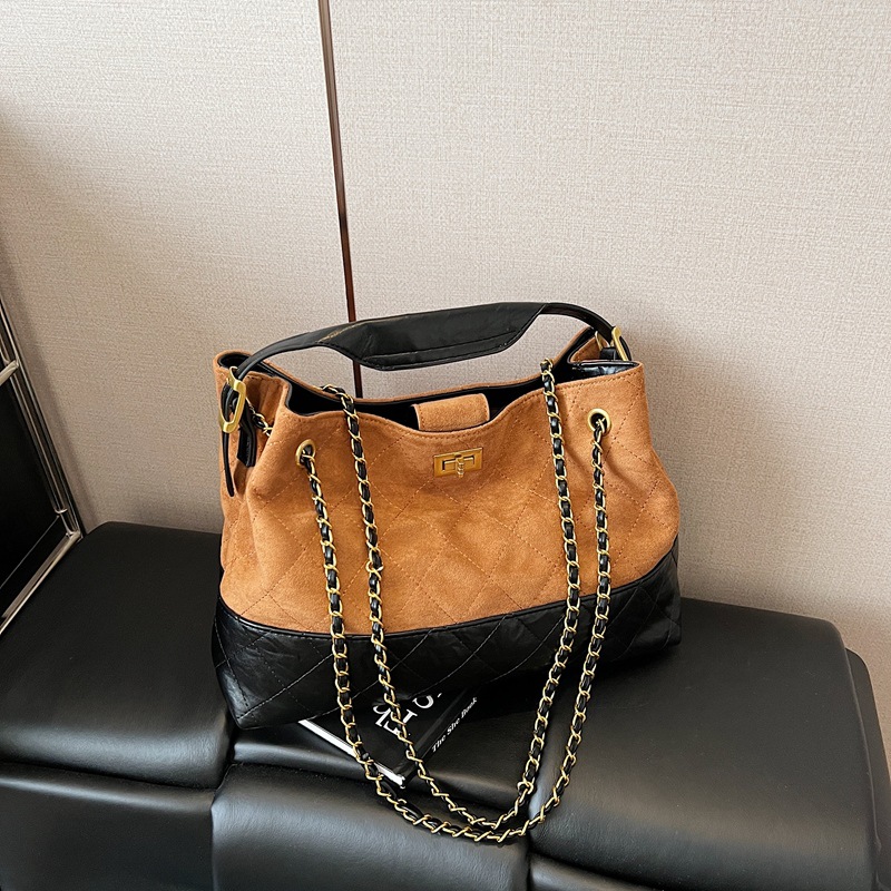 new Free delivery designer shoulder bag Comfortable and fashionable handbag casual daily commuting elegant