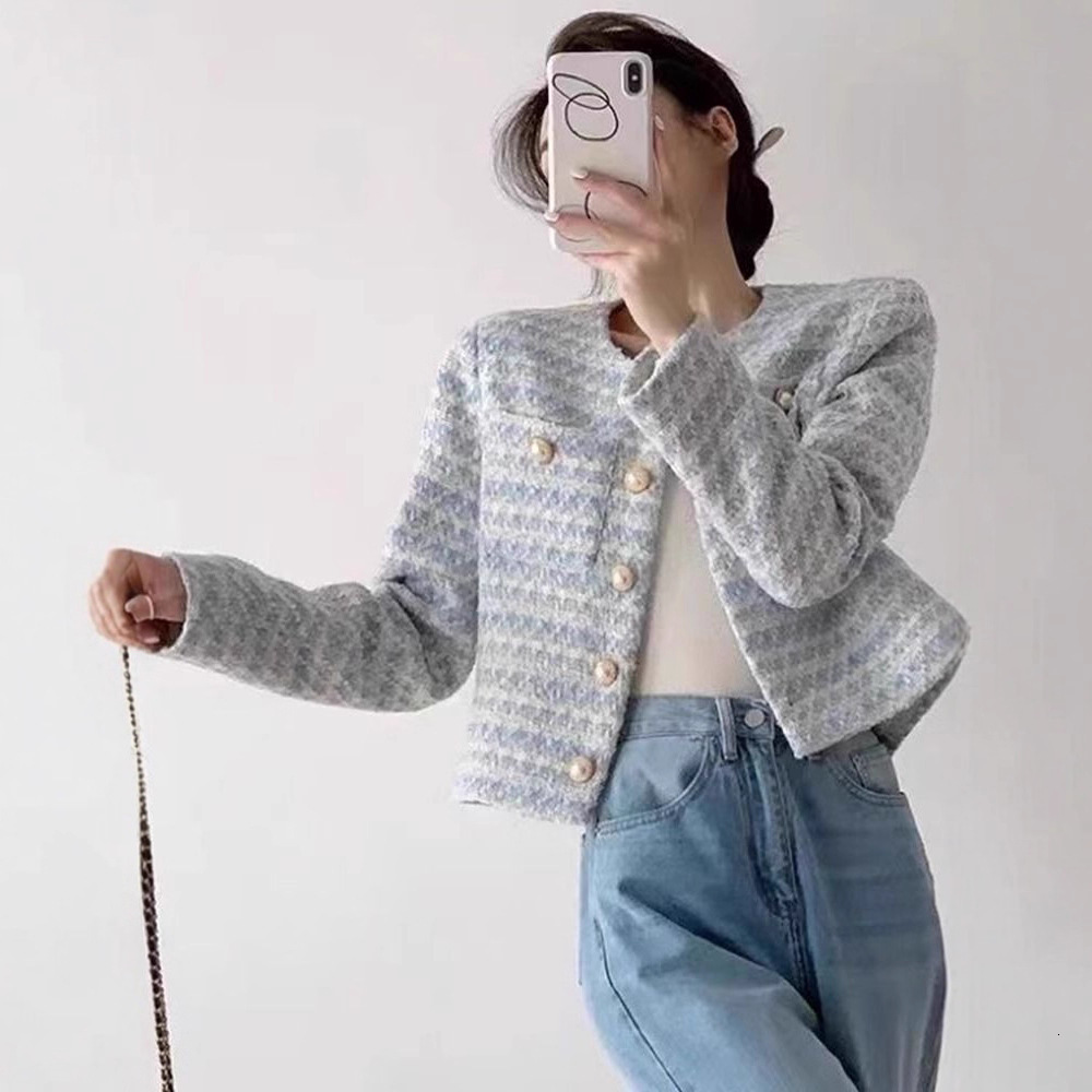 2025 Autumn/Winter design New Women's Short Top Designer Jacket Winter Luxury French Slimming Round Neck Multi functional Social Style Pearl Butt